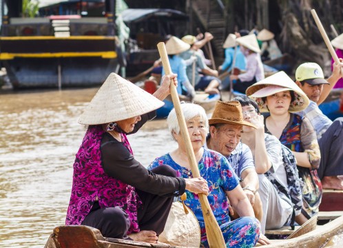 クチトンネル観光 + メコン川クルーズ